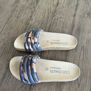 Coconuts by Matisse Sandal